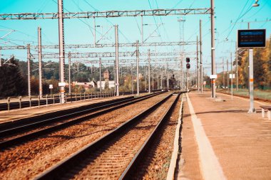 Tren yolu, Avrupa tren istasyonu Platformu Hiç kimse