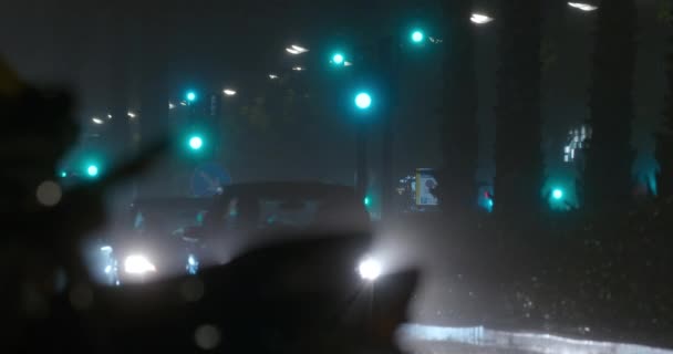 Night Transport Traffic Street Rain Cars Motorbike Dazzling Lights Driving — Stockvideo