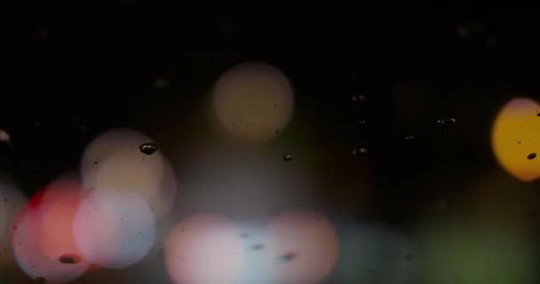 Gotas Chuva Pára Brisas Carro Luzes Cidade Bokeh Durante Chuva — Vídeo de Stock