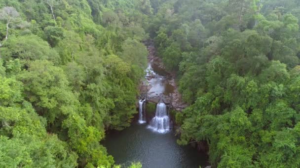 体验高古德的天堂 一个有着茂密丛林 令人赞叹的瀑布和宁静的河流的泰国岛屿 最适合放松和探险 — 图库视频影像