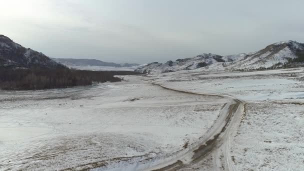 Atemberaubende Luftaufnahme Der Verschneiten Winterlandschaft Chakassien Russland Berge Steppe Und — Stockvideo