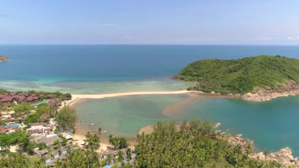 タイのコ パハールにあるトロピカルアイランドビーチの息をのむような景色 クリスタルクリアウォーター 素晴らしい海岸 小さな島は思い出に残る旅のために作ります — ストック動画