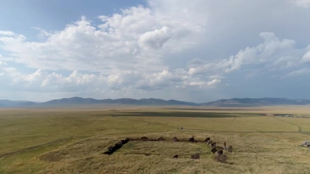 Forntida Begravningsplats Khakassien Sibirien Avslöjar Skytisk Civilisation Genom Petroglyfer Och — Stockvideo