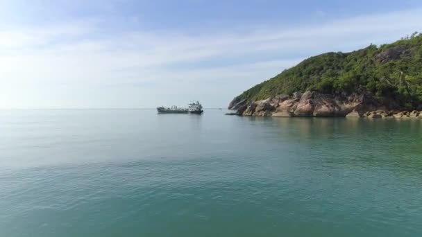 飞往船滩 Koh Pha Ngan 游览美丽的海景和原始的海滩 让自己沉浸在泰国岛屿的美景中 踏上难忘的旅程 — 图库视频影像