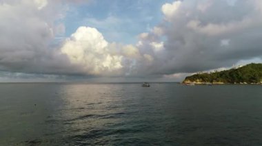 Koh Tao turkuaz deniz manzaralı, çarpıcı bir göl ve sakin bir deniz güzelliği..