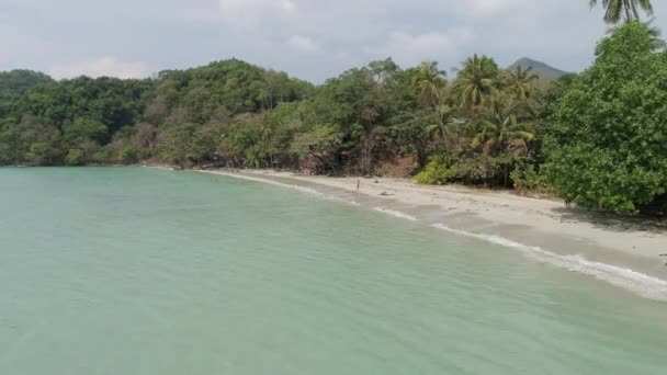 Playa Koh Chang Paraíso Sereno Con Costa Arenosa Aguas Cristalinas — Vídeo de stock