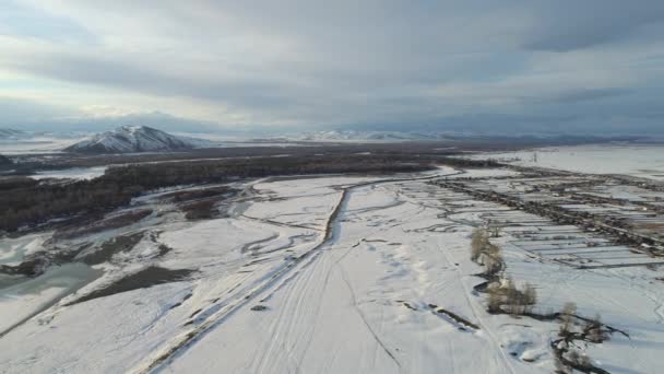 Impresionante Vista Aérea Pueblo Ruso Nevado Khakasia Siberia Escena Tranquila — Vídeo de stock