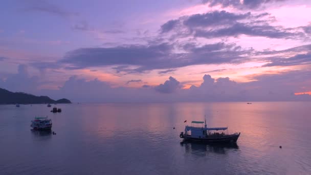 Colorido Atardecer Sobre Mar Koh Tao Tailandia Naves Navegan Océano — Vídeo de stock