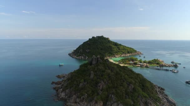 体验泰国热带岛屿的美丽 有着清澈的海水和原始的海滩 探索Koh Nangyuan和Koh Tao迷人的大海和茂密的绿叶 天堂里的终极海滩度假胜地 — 图库视频影像