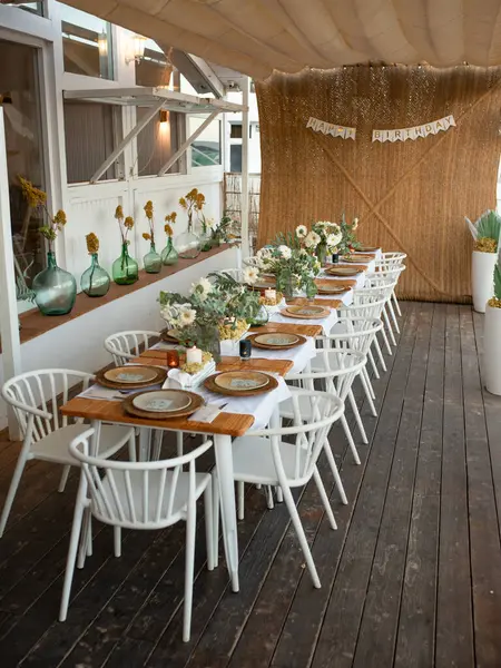 Beautiful Table Setting Floral Decor — Stock Photo, Image