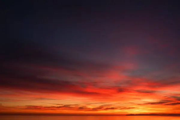 Zdjęcie Piękne Czerwone Niebo Świt — Zdjęcie stockowe