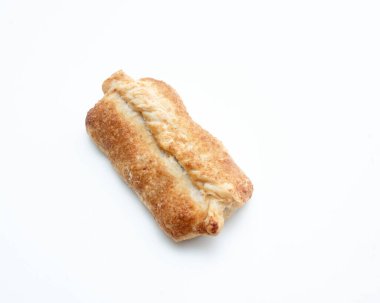 Beyaz arkaplanda elmalı turtalar.