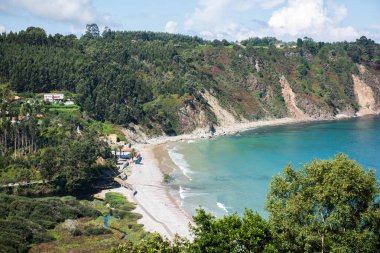 İnanılmaz manzara manzarası, dağlardaki deniz manzarası ve eğri yol, güzel Phuket adası Tayland 'daki Tropikal deniz manzarası, seyahat ve iş turu web sitesi konsepti