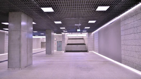 Varsóvia Polónia Novembro 2022 Design Interiores Moderno Iluminação Corredor Estação — Fotografia de Stock