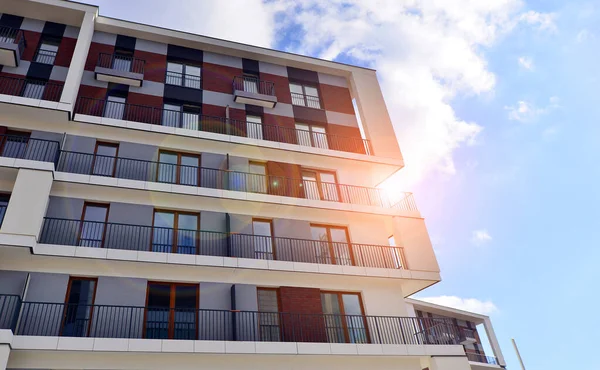 Arsitektur Modern Bangunan Fasad Dengan Balkon Apartemen Baru Bangunan Apartemen — Stok Foto