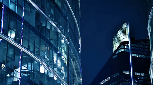 Patrón Edificios Oficinas Ventanas Iluminadas Por Noche Arquitectura Vidrio Edificio — Foto de Stock