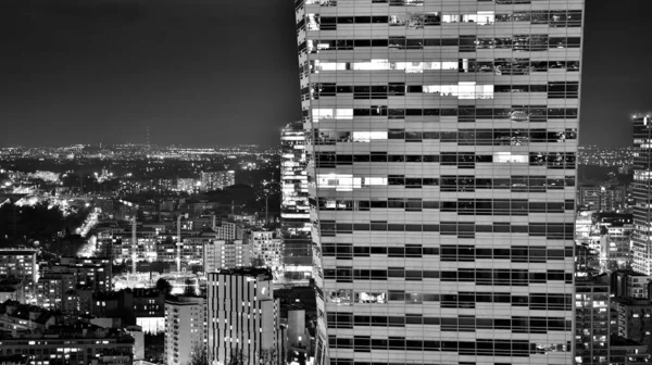 Άποψη Των Νυχτερινών Γυάλινων Κτιρίων Και Των Σύγχρονων Επιχειρήσεων Ουρανοξύστες — Φωτογραφία Αρχείου