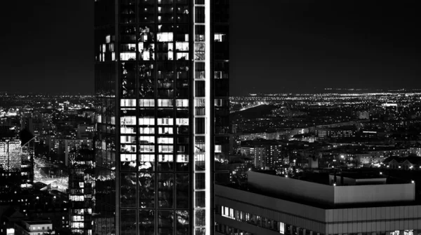 Gece Camdan Binalar Modern Gökdelenleri Manzarası Şehir Merkezindeki Modern Gökdelenlerin — Stok fotoğraf