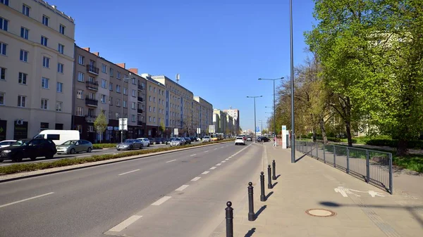ポーランドのワルシャワ 2023年4月21日 ワルシャワ Wola地区 ゴルチェフスカ通りの眺め — ストック写真