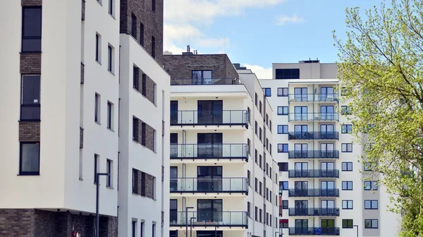 Ekologi Och Grönt Boende Staden Stadsmiljö Koncept Modern Lägenhet Byggnad — Stockfoto