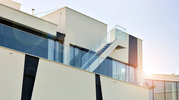 Elegantes Weißes Haus Mit Offenem Konzept Moderne Luxusvilla Außen Ein — Stockfoto