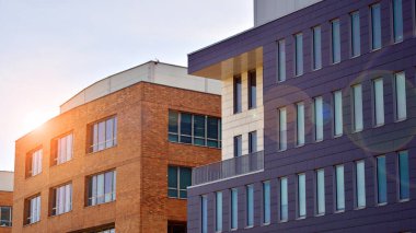 Büyük, modern ofis binası. Modernlik. 