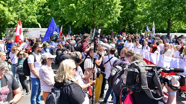 Warszawa Polen Juni 2023 Hundretusener Marsjerer Protest Mot Regjeringen Vise – stockfoto