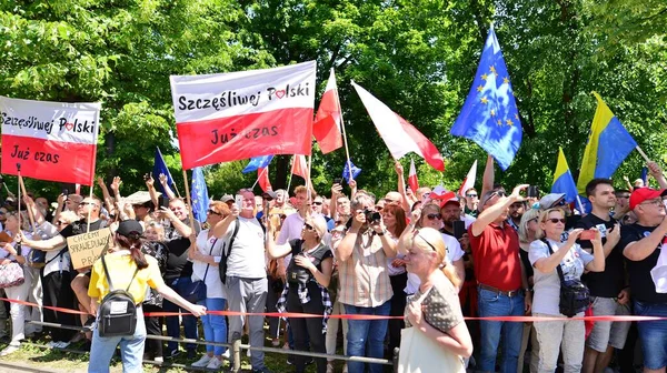 Warszawa Polen Juni 2023 Hundretusener Marsjerer Protest Mot Regjeringen Vise – stockfoto