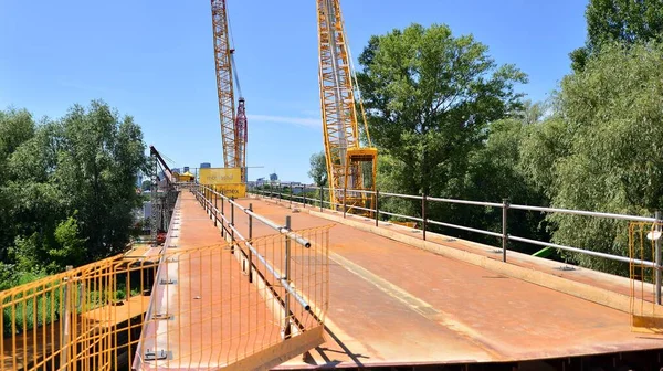Warsaw Poland July 2023 Construction Pedestrian Bicycle Bridge Vistula River — Stock Photo, Image
