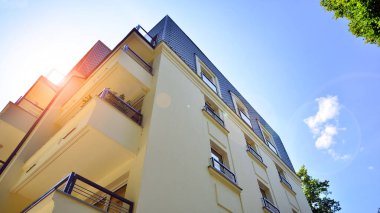 Lüks modern apartman kompleksi.