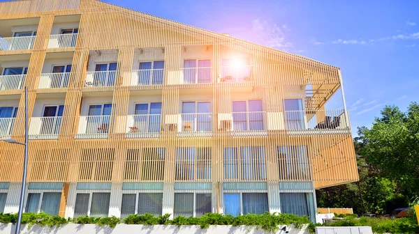 Lüks modern apartman kompleksi.