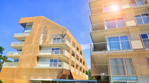 Lüks modern apartman kompleksi.