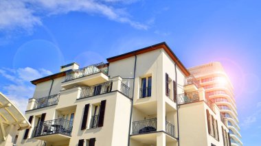 Lüks modern apartman kompleksi.