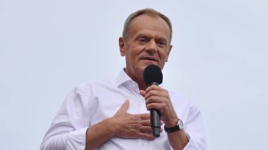 Varşova, Polonya. 1 Ekim 2023. Donald Tusk, komünizmin çöküşünden bu yana Polonya 'da görülen en büyük gösteriler sırasında. Bir Milyon Yüreğin Yürüyüşü.