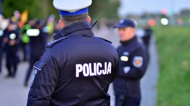 Varşova, Polonya. 9 Ekim 2023. Polis seçim öncesi toplantıyı güvence altına aldı.