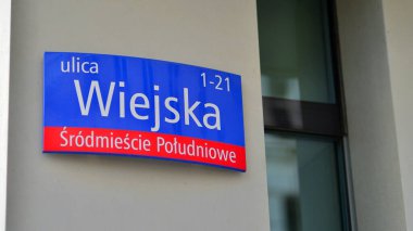Varşova, Polonya. 17 Ekim 2023. Wiejska 'yı imzala. Wiejska Caddesi