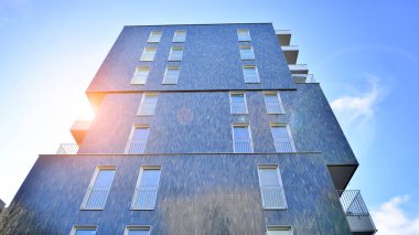 Yeni yapılmış lüks apartman dairesi. Emlak konutları manzarası.