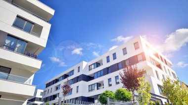 Eko apartman binası enerji ve temiz hava tasarrufu sağlıyor. Avrupa 'daki yerleşim yerleri doğayla uyum içinde. Çevre dostu, yeşilliklerle dolu bir şehir.. 