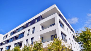 Eko apartman binası enerji ve temiz hava tasarrufu sağlıyor. Avrupa 'daki yerleşim yerleri doğayla uyum içinde. Çevre dostu, yeşilliklerle dolu bir şehir.. 