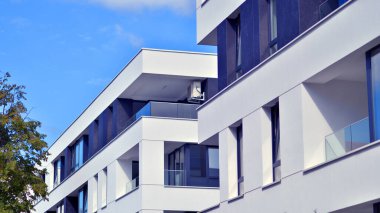 Eko apartman binası enerji ve temiz hava tasarrufu sağlıyor. Avrupa 'daki yerleşim yerleri doğayla uyum içinde. Çevre dostu, yeşilliklerle dolu bir şehir.. 