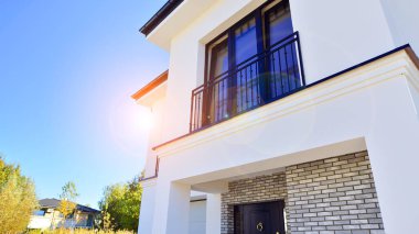 Lüks gayrimenkul modern görünüşlü bekar aile evi..