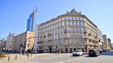 Varşova, Polonya. 28 Mart 2025. Varşova Wola bölgesi. Zelazna sokağı manzarası
