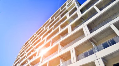 Yeni modern apartman bloğu, apartman mimarisi. Lüks konut kompleksi. Şehir gayrimenkul, 