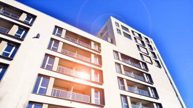 Yeni modern apartman bloğu, apartman mimarisi. Lüks konut kompleksi. Şehir gayrimenkul, 