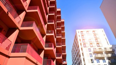 Yeni modern apartman bloğu, apartman mimarisi. Lüks konut kompleksi. Şehir gayrimenkul, 