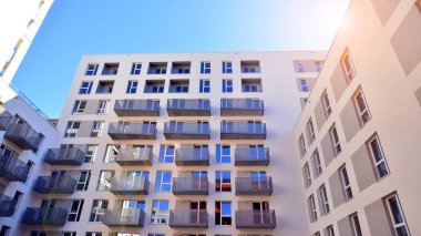 Yeni modern apartman bloğu, apartman mimarisi. Lüks konut kompleksi. Şehir gayrimenkul, 