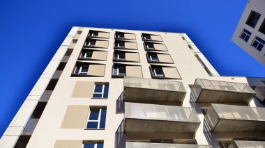Yeni modern apartman bloğu, apartman mimarisi. Lüks konut kompleksi. Şehir gayrimenkul, 