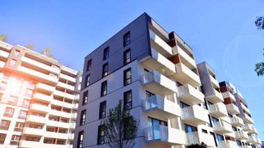 Yeni modern apartman bloğu, apartman mimarisi. Lüks konut kompleksi. Şehir gayrimenkul, 