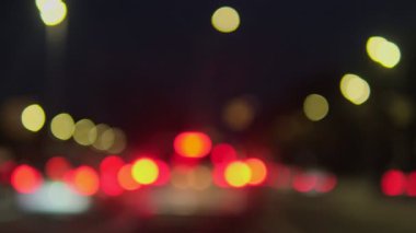 Soyut Bulanık Şehir Trafik Işıkları Kırmızı, Yeşil ve Sarı Bokeh Efektleri