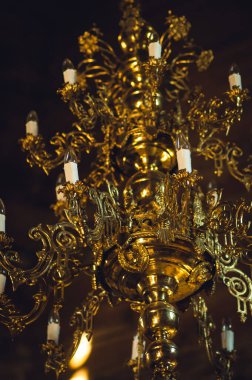 Kutsal Mekanlar: Tapınak İçlerinin Güzelliğini ve Huzurunu Dini Fedakarlığın Sembolleri Olarak Keşfetmek